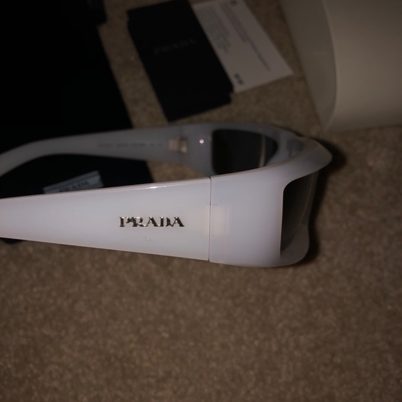 Prada Runway Sunglasses Opal White Grey Mirror New - Picture 6 of 7